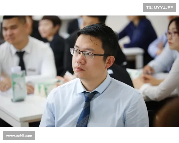 张庆鹏深度解析大卫·詹姆斯：从球场表现到领导力的全方位评价